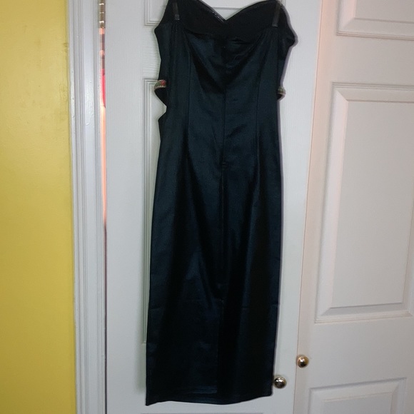 Strapless dress sequin accents - Picture 4 of 6